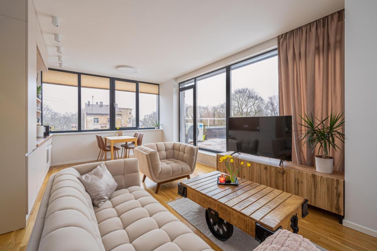 1-Bedroom Penthouse With Underground Parking รีกา ภายนอก รูปภาพ