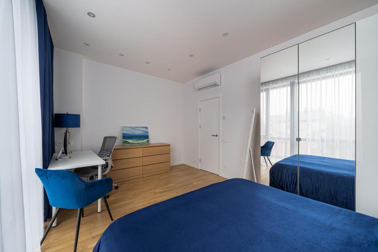 1-Bedroom Penthouse With Underground Parking รีกา ภายนอก รูปภาพ