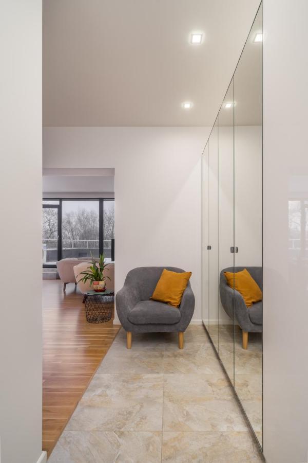 1-Bedroom Penthouse With Underground Parking รีกา ภายนอก รูปภาพ