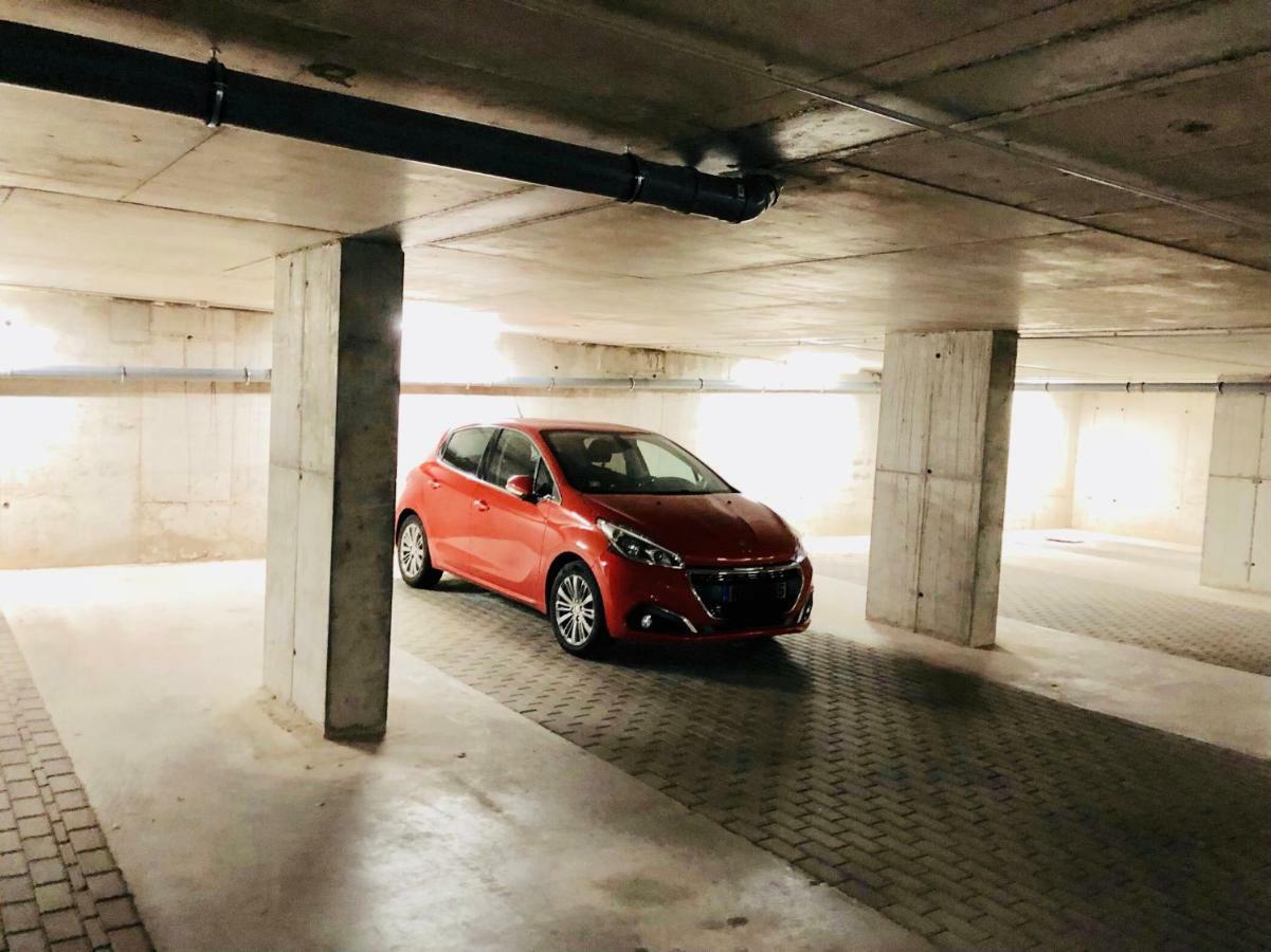 1-Bedroom Penthouse With Underground Parking รีกา ภายนอก รูปภาพ